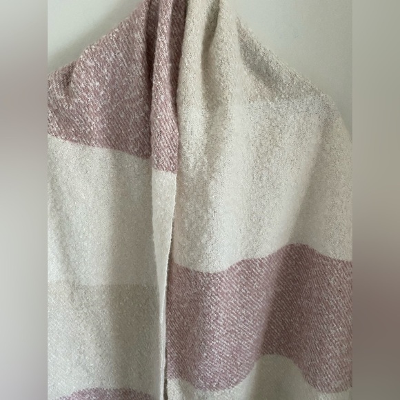Gentle Fawn Super Soft Scarf Women’s Throw with Fringes Pastel Pink and Cream - Picture 5 of 5